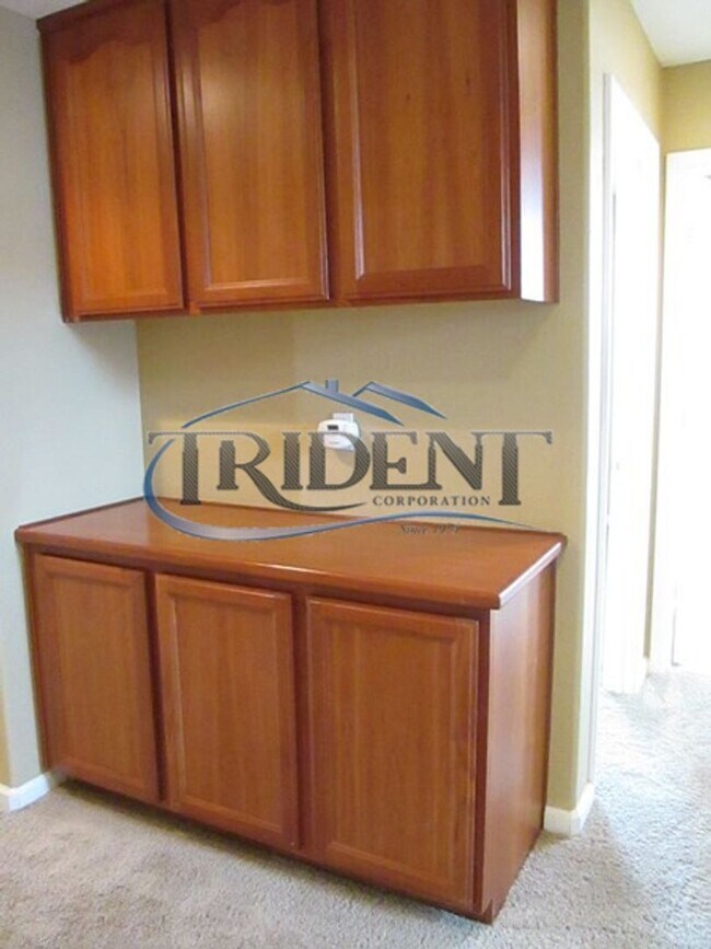 Building Photo - *OPEN HOUSE CANCELED* 3 bedroom, 3 bath house with Bonus Room