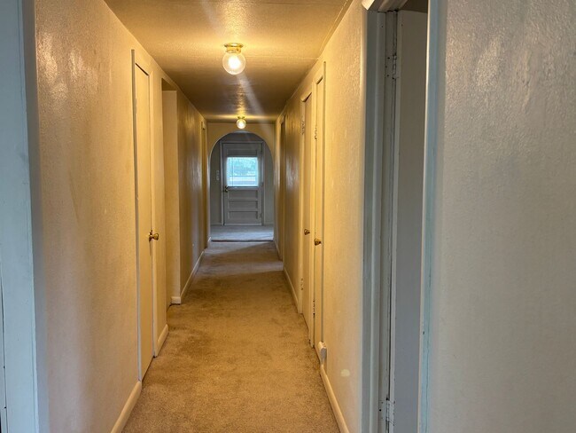 Building Photo - 209 N 28th St