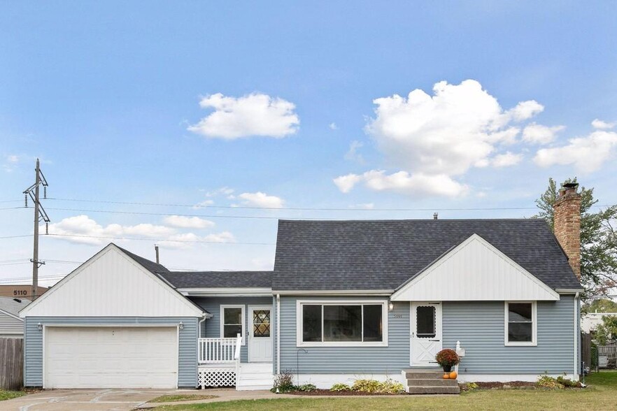 Building Photo - 5060 Hughes Ave NE