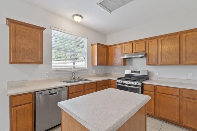 Building Photo - 120 Brazos Ln