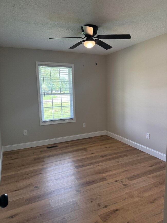 Building Photo - 403 Opossum Kingdom Rd