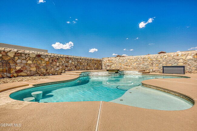 Building Photo - 12315 Houghton Springs Dr