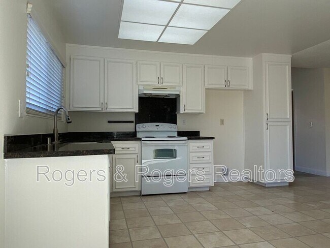 Building Photo - 1089 Rankin Dr