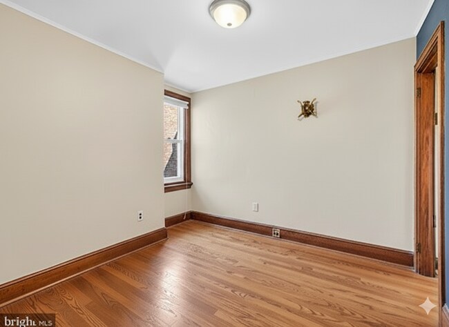 Building Photo - 941 Sargent Ave