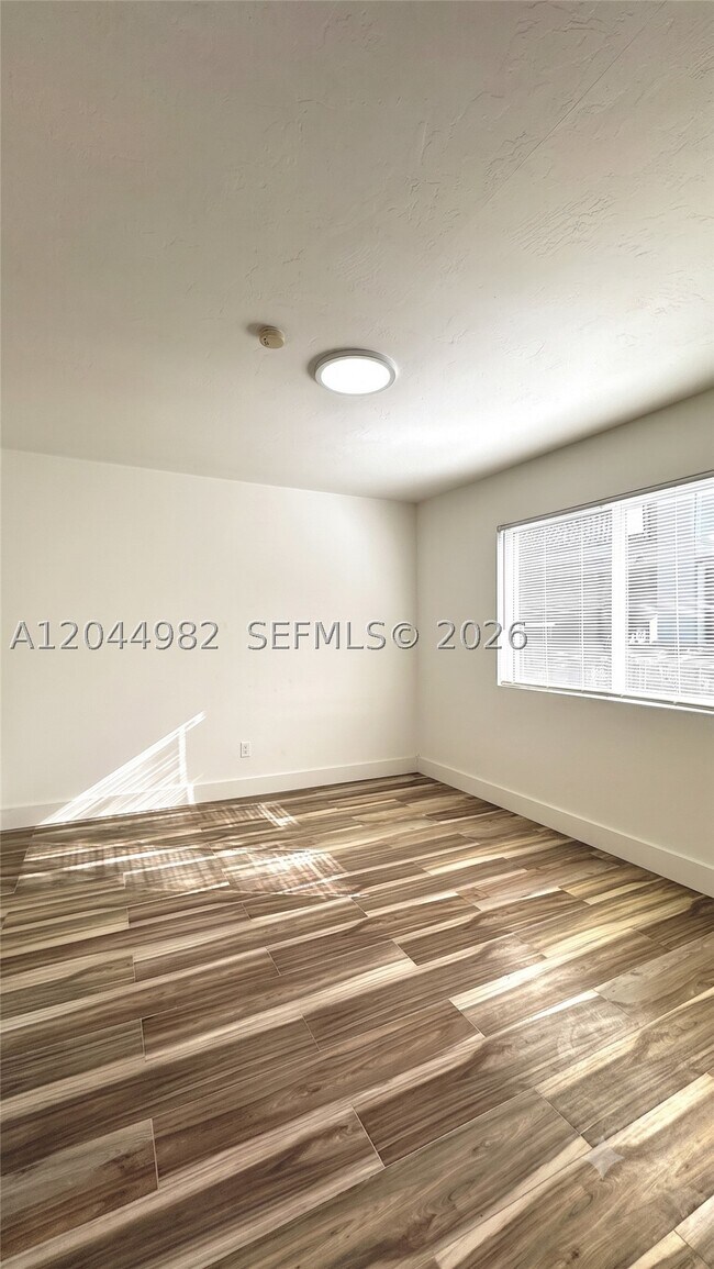 Building Photo - 120 NE 55th St