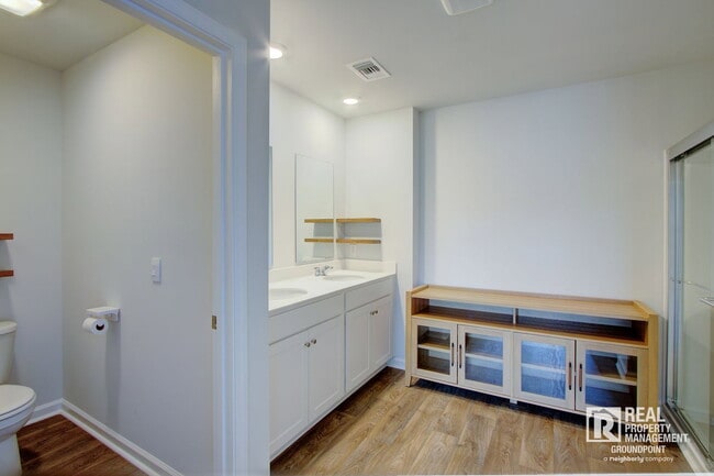 Building Photo - 113 Hillsford Ln
