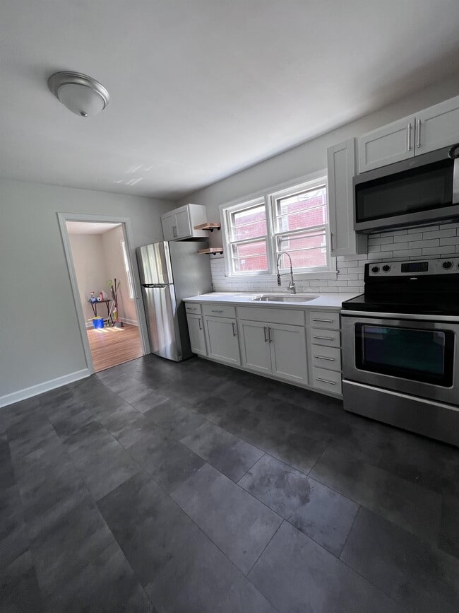 Building Photo - 1318 Boundary Ave