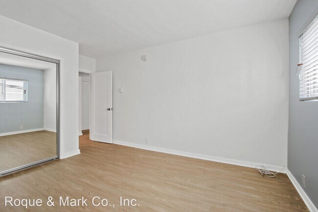 Building Photo - 1 br, 1 bath Apartment - 117 Strand Street...