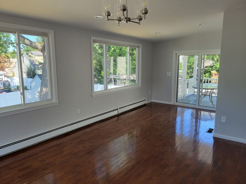 Building Photo - 17 Piermont St