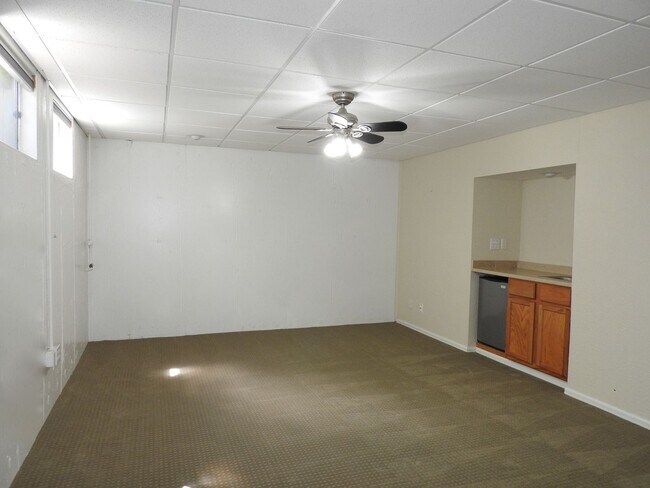 Building Photo - 8752 E Amherst Dr