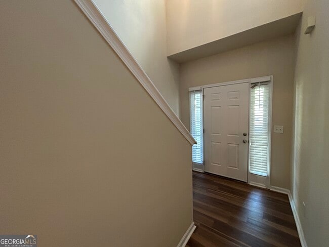 Building Photo - 200 Ranier Ct.