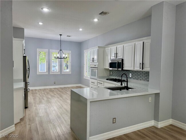Building Photo - 11 Feather Sound Dr