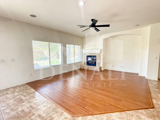 Building Photo - 2778 E Courtney St