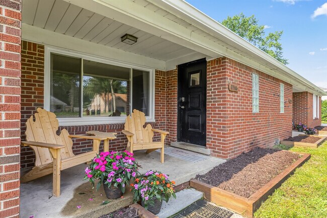 Building Photo - 8254 Mary Ann Ave