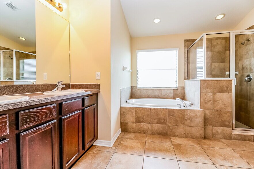 Building Photo - 12622 Belcroft Dr