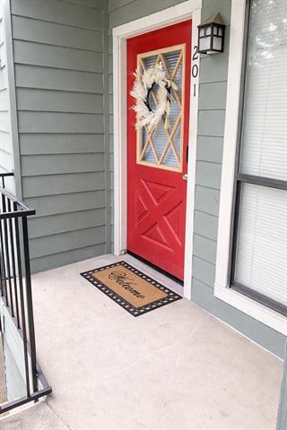 Building Photo - 5620 Live Oak St