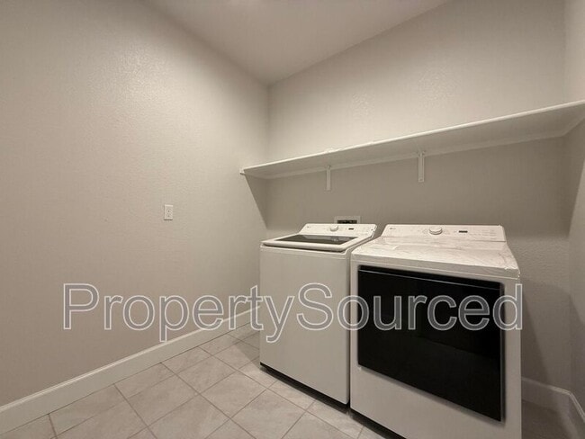 Building Photo - 1978 Memorial Ln