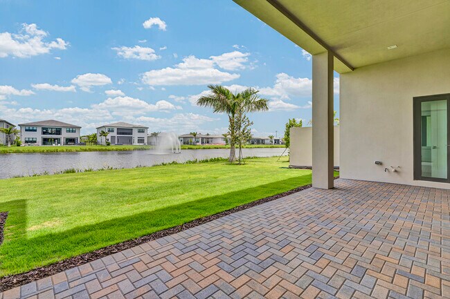 Building Photo - 9523 Riverside Pk Dr