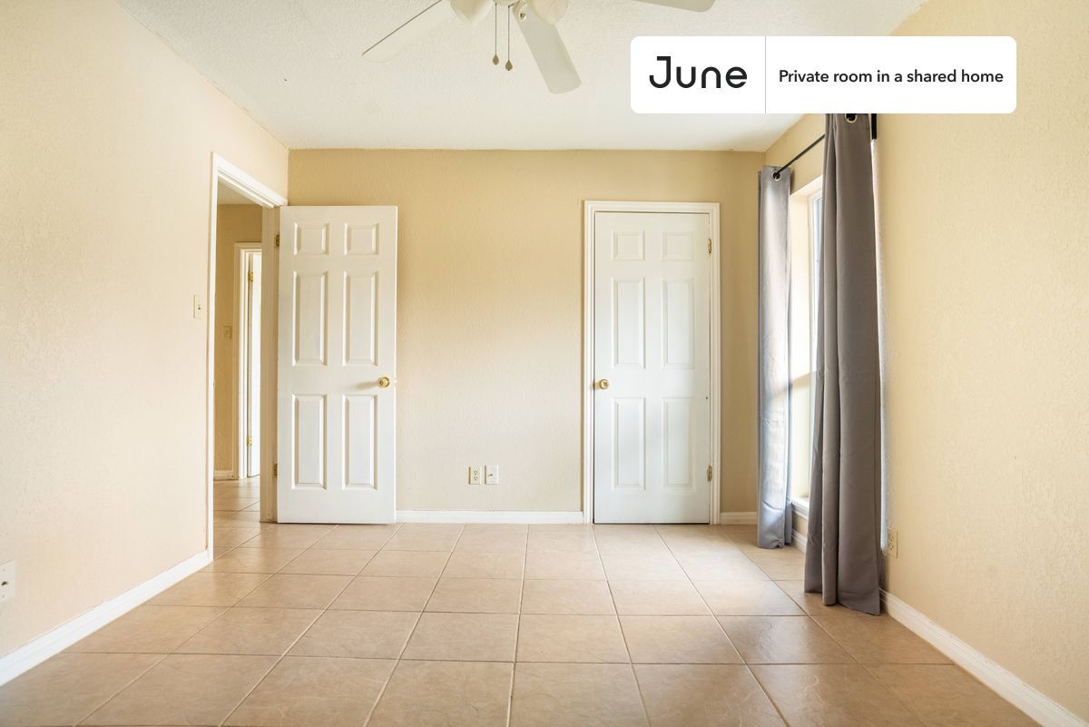 Building Photo - Room in Shared 4 bed/2 bath home