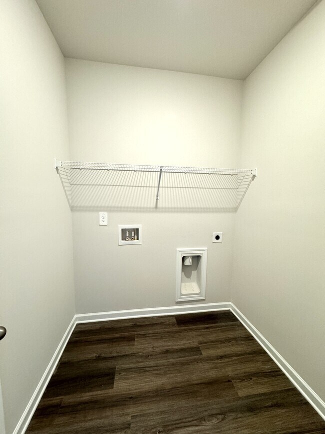 Building Photo - 2103 Baron Mnr Dr