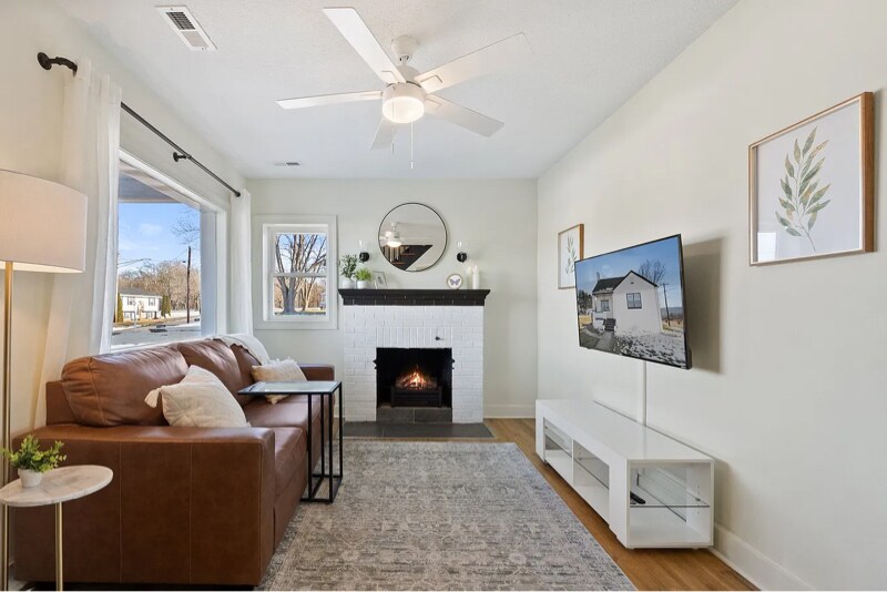 Building Photo - 701 S 2nd St