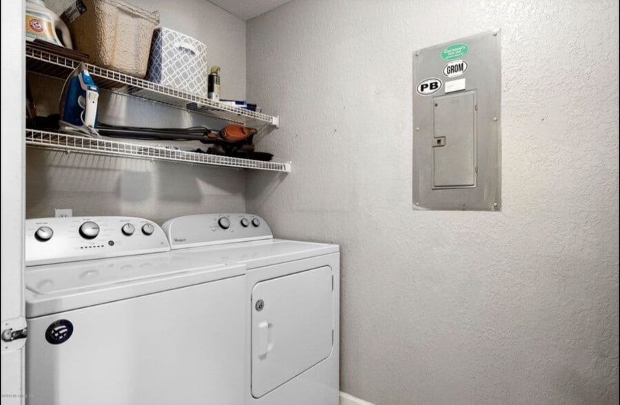 Building Photo - 400 Timberwalk Ct