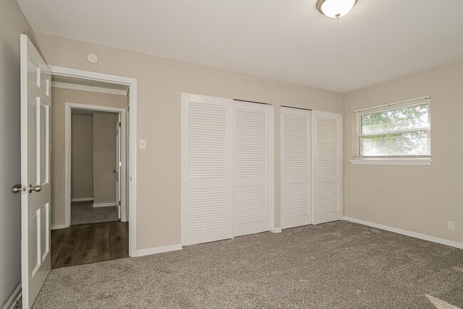 Building Photo - 3935 Parker Rd