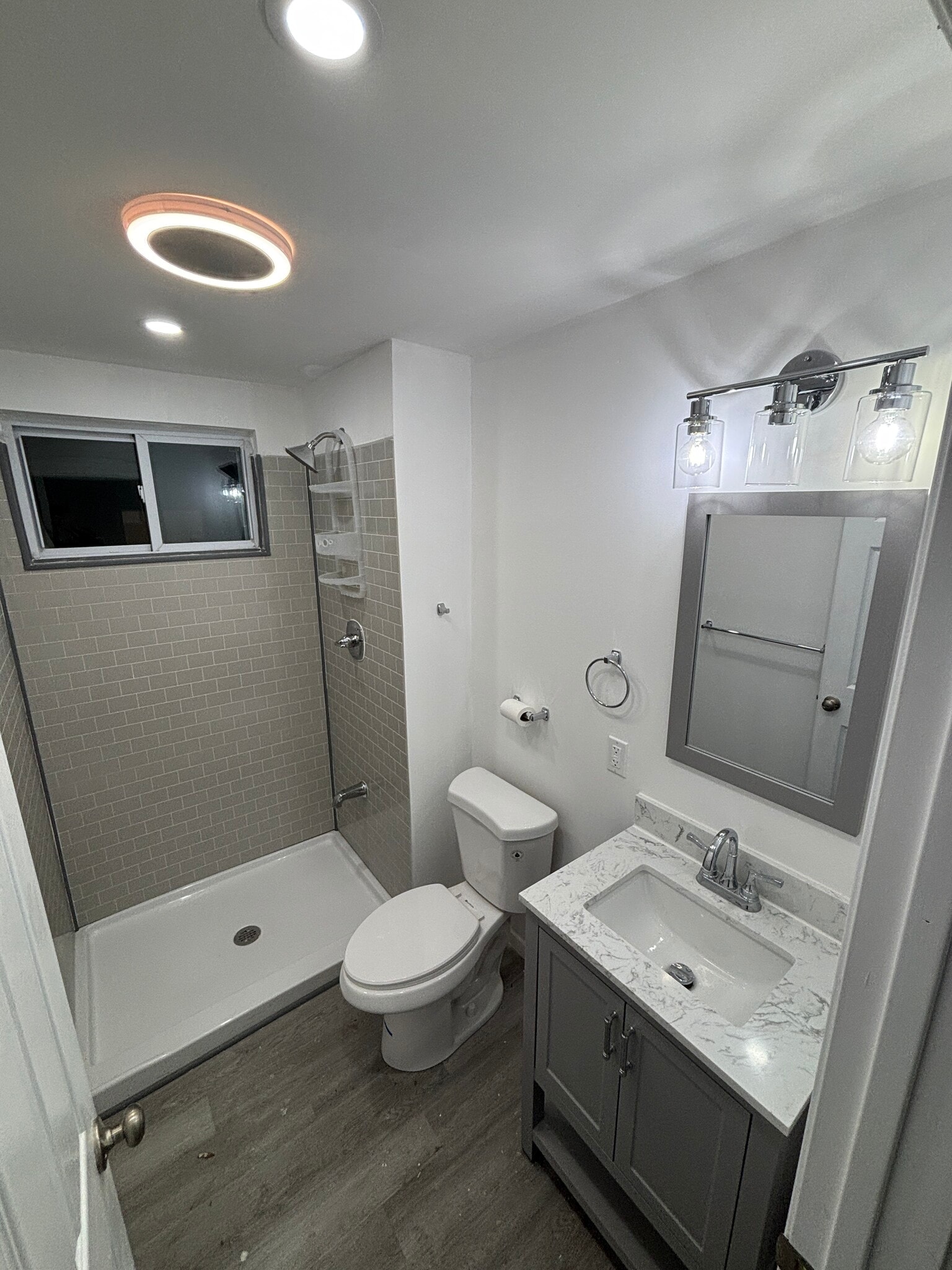 Bath Room - 37 Wyoming St