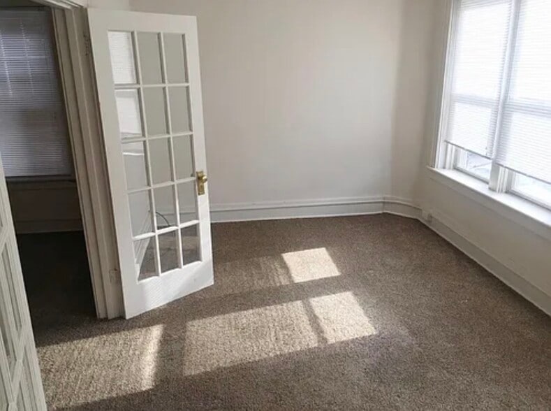 Building Photo - 896 29th St