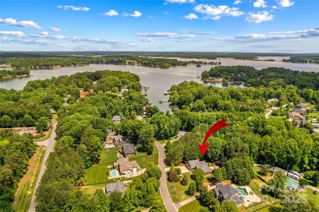 Building Photo - 4522 Long Cove Dr