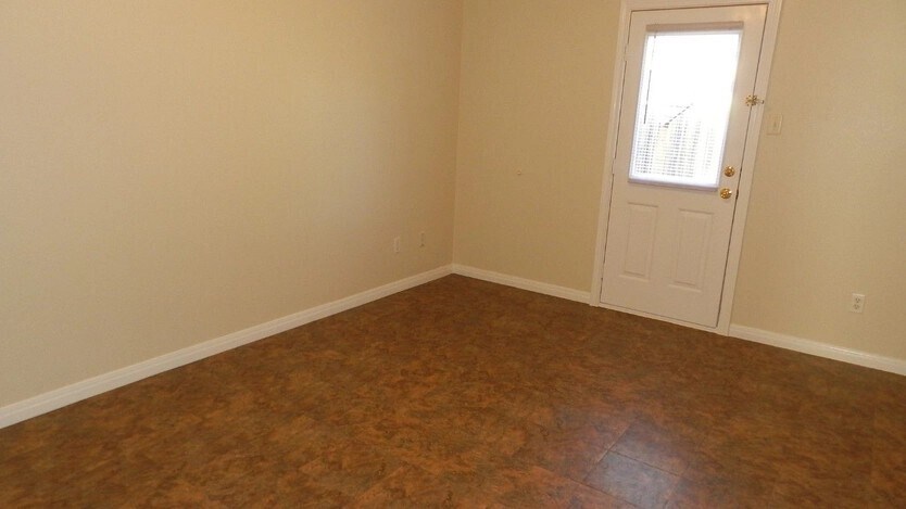 Primary Bedroom - 315 S Ave A