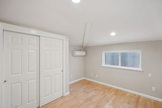 Building Photo - Spacious Home with Detached 1 bed 1 bath ADU in Los Altos!