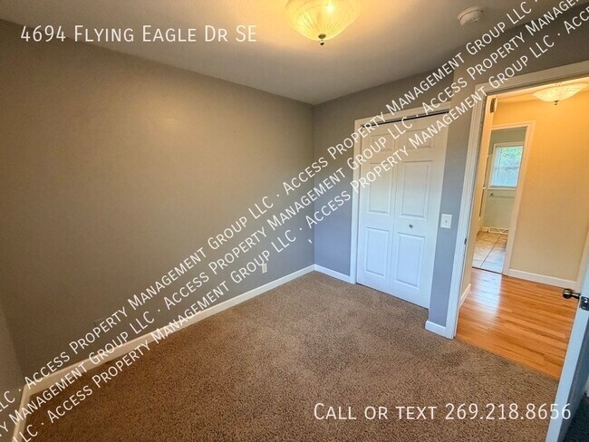 Building Photo - 4694 Flying Eagle Dr SE