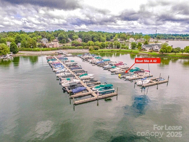 Building Photo - 169 Southhaven Dr