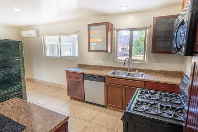 Building Photo - 20724 Palomar St