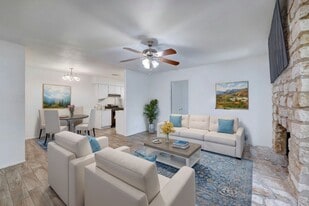 Building Photo - 703 Country Aire Dr