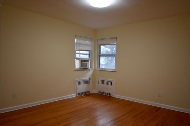 Building Photo - 356 Slocum Way