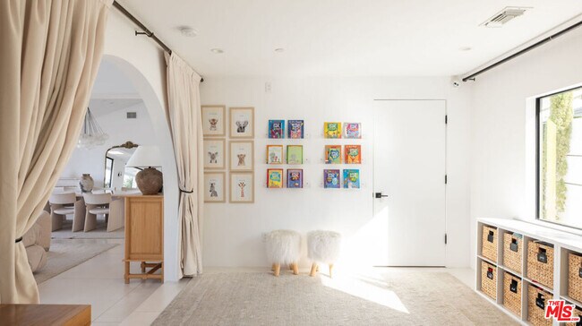 Building Photo - 3382 Scadlock Ln