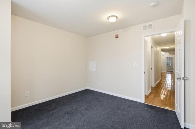 Building Photo - 2238 N Park Ave