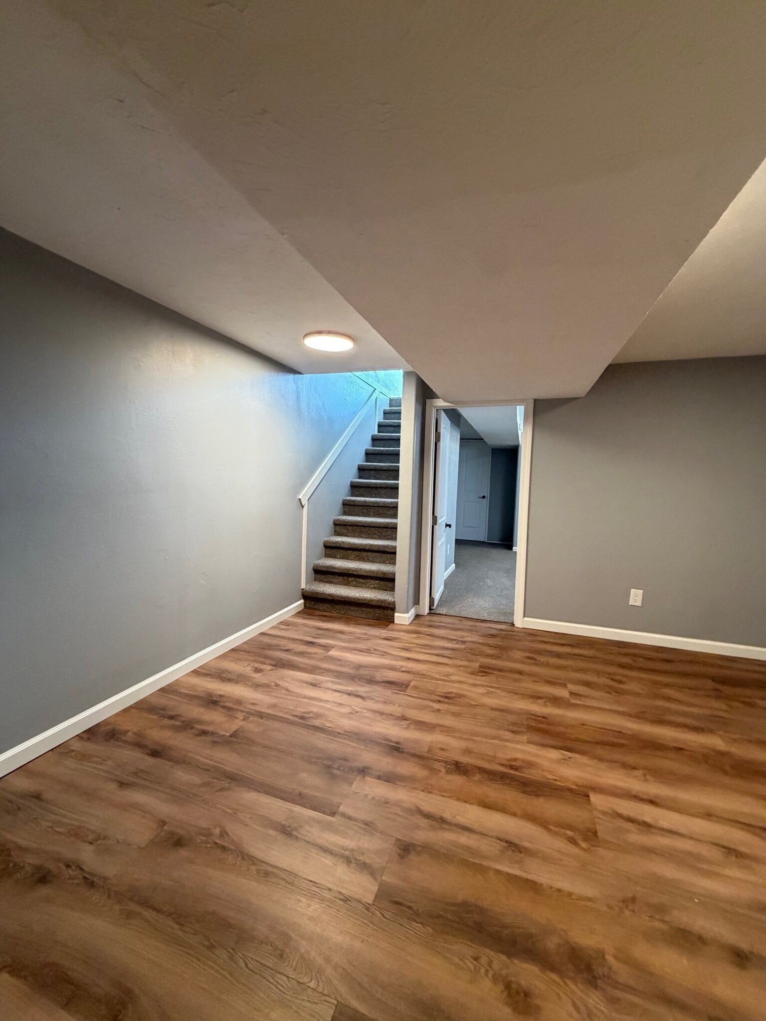 Building Photo - 644 N 9th Ave
