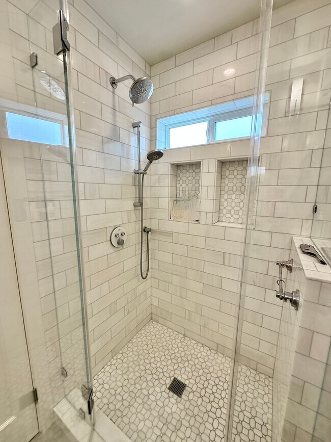Building Photo - Lovely 3bd/2bth Home in The Sunset