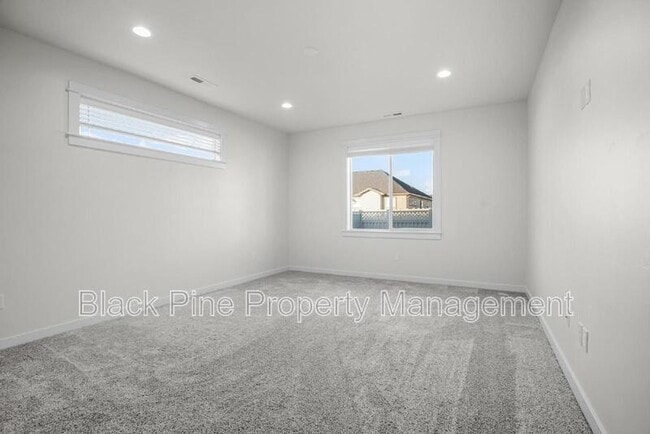 Building Photo - 7536 W Havana Dr