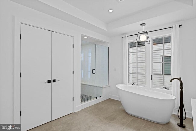 Building Photo - 742 S Broad St