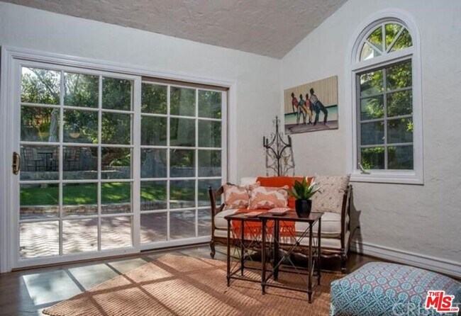 Building Photo - 4949 Palomar Dr