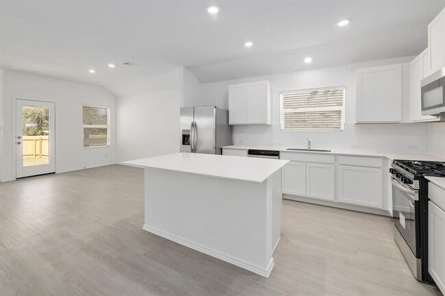 Building Photo - 105 Arbordale St