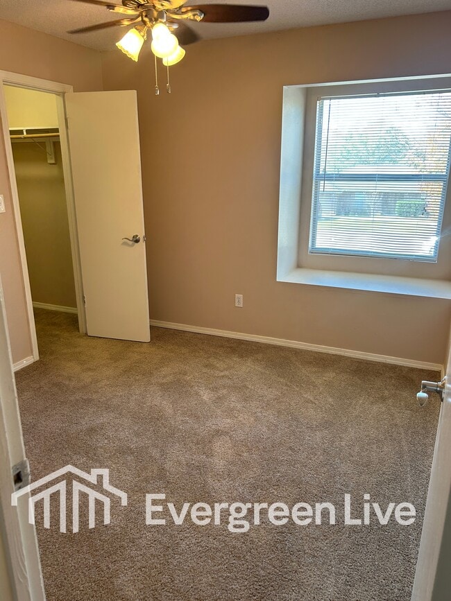 Building Photo - 64 Boreal Ct