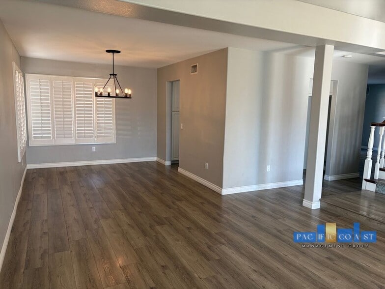 Building Photo - 346 Hilltop Ln