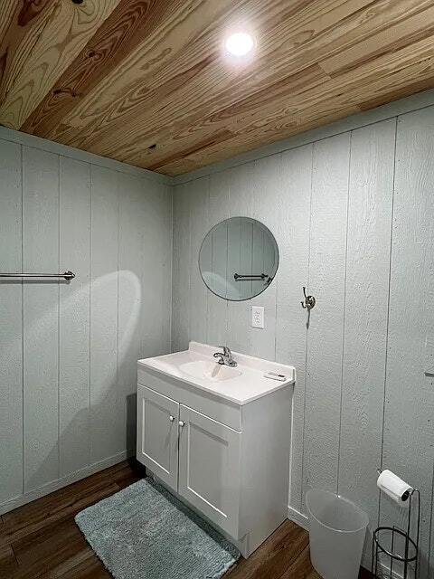 Building Photo - 1674 N Oliver St