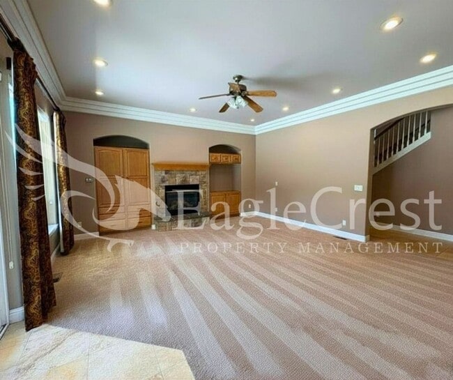 Building Photo - 44 Vinehill Dr