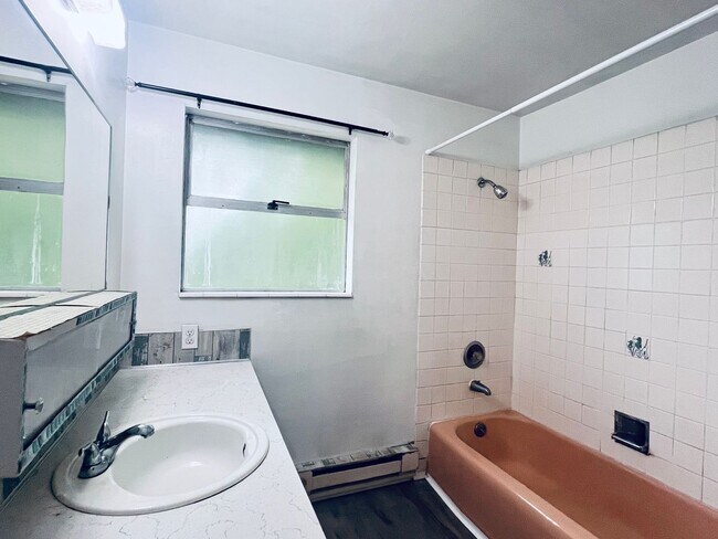 Building Photo - ar14000